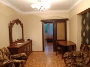 İcarəyə verilir 2 otaqlı 60 m2 köhnə tikili Elmlər Akademiyası m.