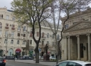 Satılır 4 otaqlı 130 m2 köhnə tikili Sahil m.