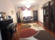 İcarəyə verilir 5 otaqlı 200 m2 bağ evi Novxanı