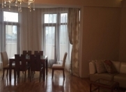 Satılır 3 otaqlı 135 m2 yeni tikili 28 May m.