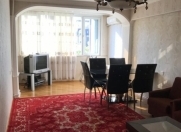 İcarəyə verilir 2 otaqlı 65 m2 köhnə tikili Gənclik m.