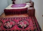 İcarəyə verilir 2 otaqlı 70 m2 köhnə tikili Yasamal r.