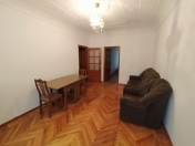 İcarəyə verilir 2 otaqlı 60 m2 köhnə tikili Yasamal r.