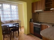 Satılır 1 otaqlı 50 m2 köhnə tikili İnşaatçılar m.