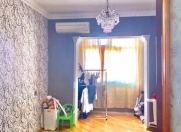 Satılır 4 otaqlı 100 m2 köhnə tikili Qaraçuxur