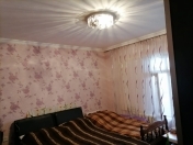 Satılır 3 otaqlı 90 m2 köhnə tikili Qara Qarayev m.