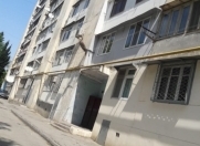 Satılır 5 otaqlı 125 m2 köhnə tikili İnşaatçılar m.