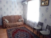 İcarəyə verilir 2 otaqlı 45 m2 köhnə tikili Elmlər Akademiyası m.