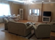 İcarəyə verilir 4 otaqlı 200 m2 yeni tikili Elmlər Akademiyası m.