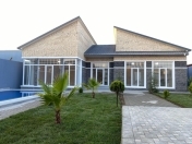 Satılır 4 otaqlı 200 m2 bağ evi Mərdəkan