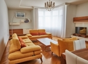 İcarəyə verilir 3 otaqlı 175 m2 yeni tikili Mərkəzi Neftçilər xəstxəxanası