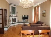 İcarəyə verilir 4 otaqlı 150 m2 köhnə tikili İçəri Şəhər m.