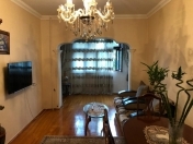 Satılır 3 otaqlı 90 m2 köhnə tikili 8 mkr