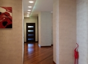 Satılır 4 otaqlı 180 m2 yeni tikili 28 May m.