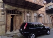 Satılır 1 otaqlı 45 m2 köhnə tikili Nizami m.
