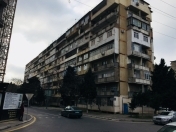 Satılır 3 otaqlı 90 m2 köhnə tikili Heydər Əliyev Mərkəzi