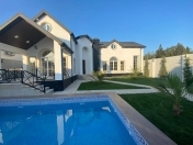 Satılır 5 otaqlı 240 m2 bağ evi Mərdəkan