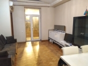 İcarəyə verilir 2 otaqlı 60 m2 köhnə tikili Elmlər Akademiyası m.