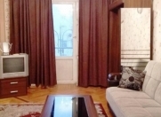 İcarəyə verilir 1 otaqlı 36 m2 köhnə tikili Elmlər Akademiyası m.