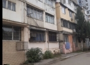 İcarəyə verilir 2 otaqlı 54 m2 köhnə tikili İnşaatçılar m.