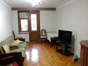 İcarəyə verilir 2 otaqlı 60 m2 köhnə tikili Elmlər Akademiyası m.