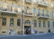 Satılır 15 otaqlı 500 m2 obyekt Axundov bağı