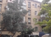 Satılır 4 otaqlı 100 m2 köhnə tikili ABŞ səfirliyi