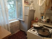Satılır 1 otaqlı 31 m2 köhnə tikili Yasamal r.