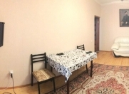 İcarəyə verilir 2 otaqlı 55 m2 köhnə tikili Elmlər Akademiyası m.