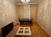 İcarəyə verilir 3 otaqlı 85 m2 köhnə tikili Tibb Universiteti