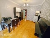 İcarəyə verilir 2 otaqlı 70 m2 köhnə tikili Yasamal r.