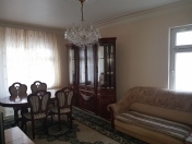 İcarəyə verilir 2 otaqlı 70 m2 köhnə tikili Gənclik m.
