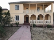 Satılır 7 otaqlı 874 m2 həyət evi Novxanı