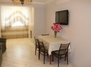 İcarəyə verilir 2 otaqlı 60 m2 köhnə tikili İnşaatçılar m.