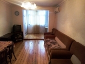 İcarəyə verilir 2 otaqlı 45 m2 köhnə tikili Elmlər Akademiyası m.