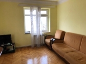 İcarəyə verilir 2 otaqlı 50 m2 köhnə tikili İnşaatçılar m.