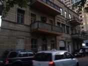 Satılır 2 otaqlı 45 m2 köhnə tikili Nizami m.