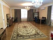 Satılır 4 otaqlı 120 m2 köhnə tikili 8 mkr