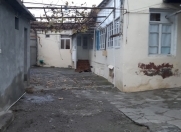 Satılır 10 otaqlı 2200 m2 həyət evi Gəncə