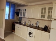 İcarəyə verilir 2 otaqlı 45 m2 köhnə tikili Sahil m.