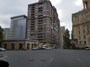 Satılır 3 otaqlı 150 m2 yeni tikili 28 May m.