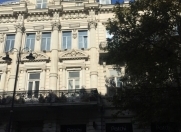 Satılır 9 otaqlı 350 m2 köhnə tikili 28 May m.