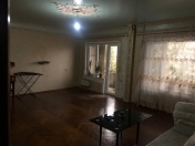 Satılır 5 otaqlı 130 m2 köhnə tikili İnşaatçılar m.