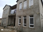 Satılır 5 otaqlı 200 m2 həyət evi Binə