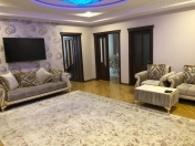 İcarəyə verilir 4 otaqlı 220 m2 yeni tikili Şah İsmayıl Xətai m.