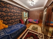 Satılır 4 otaqlı 90 m2 köhnə tikili 8 km