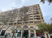 Satılır 4 otaqlı 120 m2 köhnə tikili Sahil m.