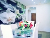 Satılır 2 otaqlı 65 m2 köhnə tikili Memar Əcəmi m.