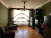 İcarəyə verilir 2 otaqlı 45 m2 köhnə tikili Elmlər Akademiyası m.