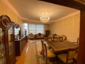 İcarəyə verilir 4 otaqlı 160 m2 yeni tikili 28 May m.